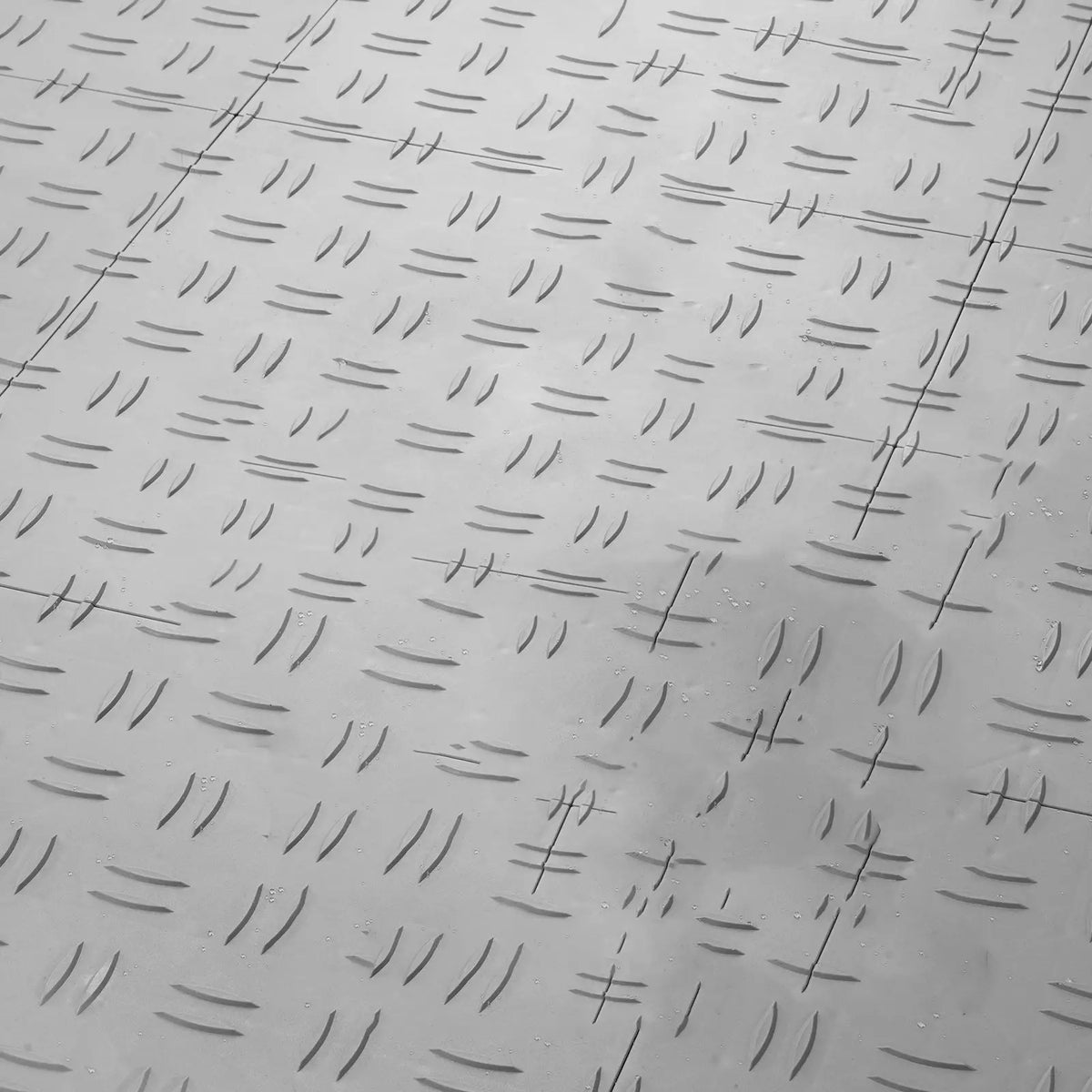 Garage Tiles Interlocking, 12 x 12 x 0.53 inch 50 Pack Garage Floor Covering Tiles, Non-Slip Double-Sided Texture Garage Flooring Tiles, for Garages, Basements, Repair Shops, Silver