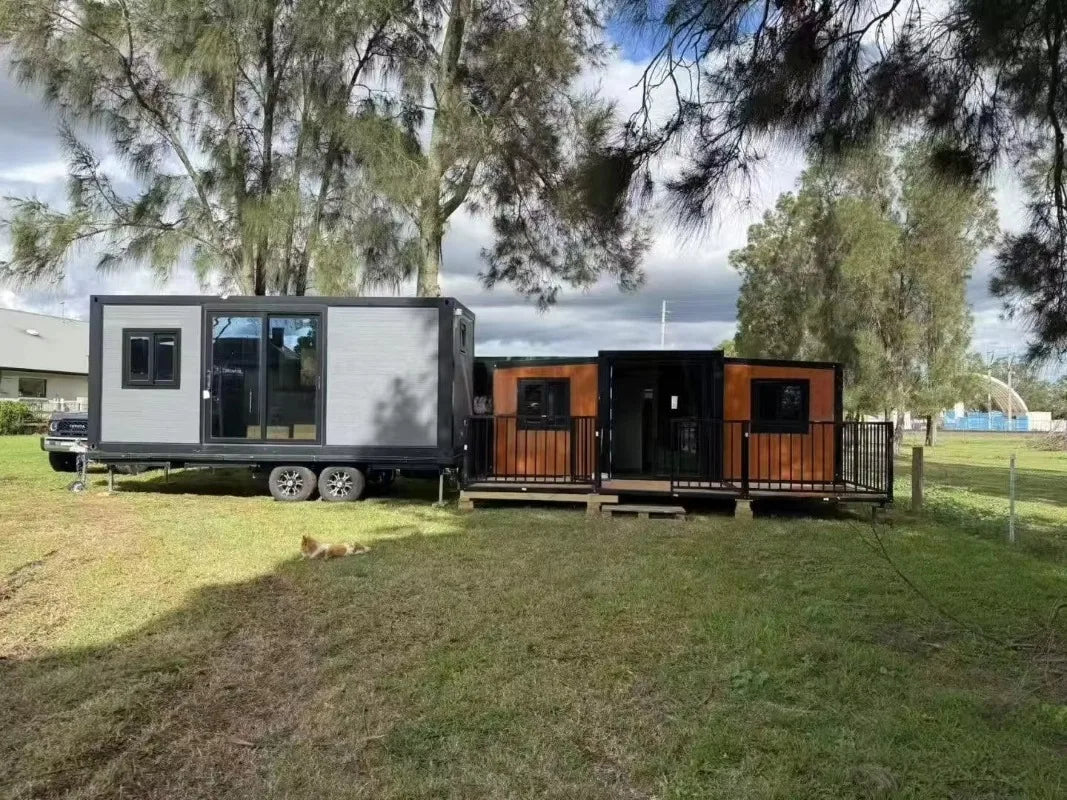 Luxury Expandable Container House on Wheels 20ft 40ft Prefab Modular Tiny Home for Villa Glamping Hotel Custom