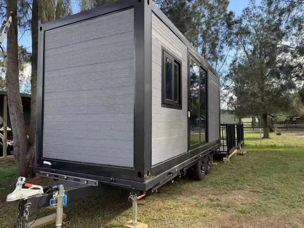 Luxury Expandable Container House on Wheels 20ft 40ft Prefab Modular Tiny Home for Villa Glamping Hotel Custom