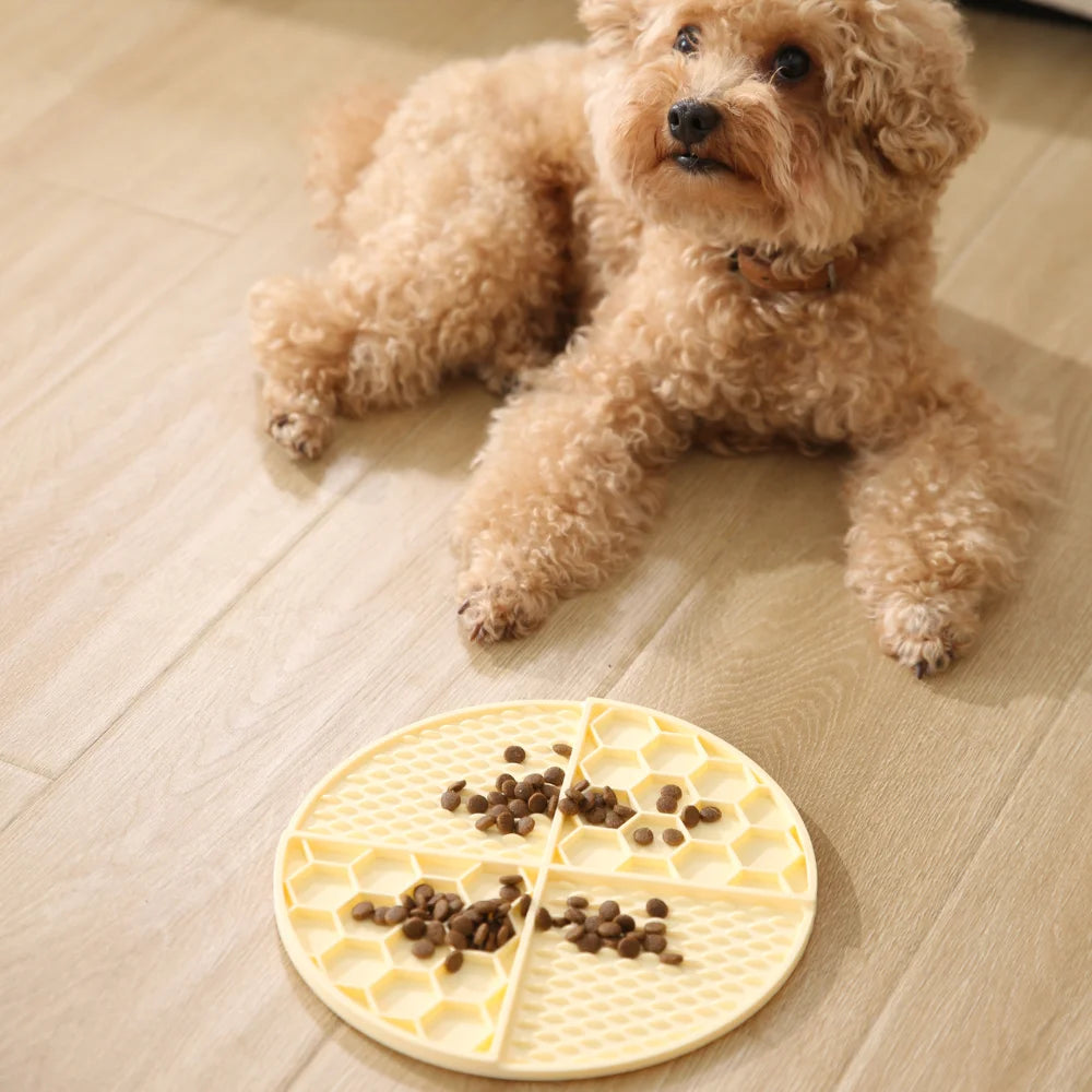 30PCS/Carton Silicone Dog Lick Mats Slow Feeder Pet Feeding Mats with Suction Cups Honeycomb Texture for Dogs Cats 5 Colors Mixed