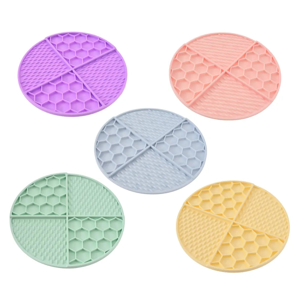 30PCS/Carton Silicone Dog Lick Mats Slow Feeder Pet Feeding Mats with Suction Cups Honeycomb Texture for Dogs Cats 5 Colors Mixed